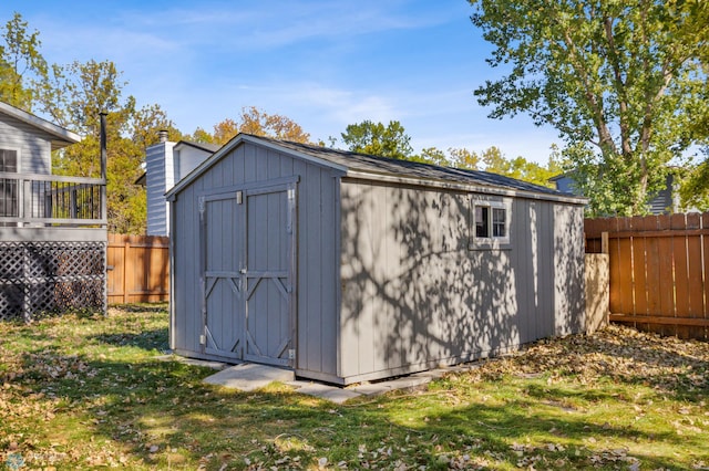 view of outdoor structure with a yard