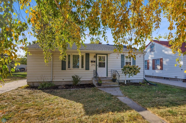 view of front of house with a front yard