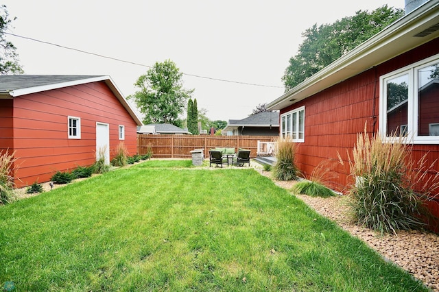 view of yard featuring a patio