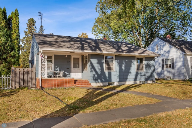 view of front of house with a front lawn