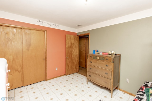 bedroom featuring a closet