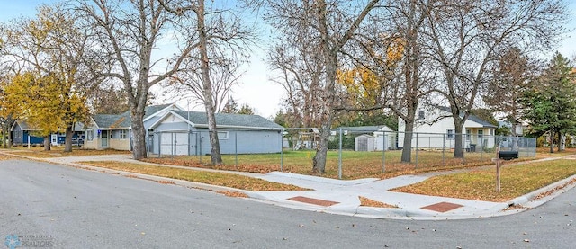 view of front of home with a front lawn