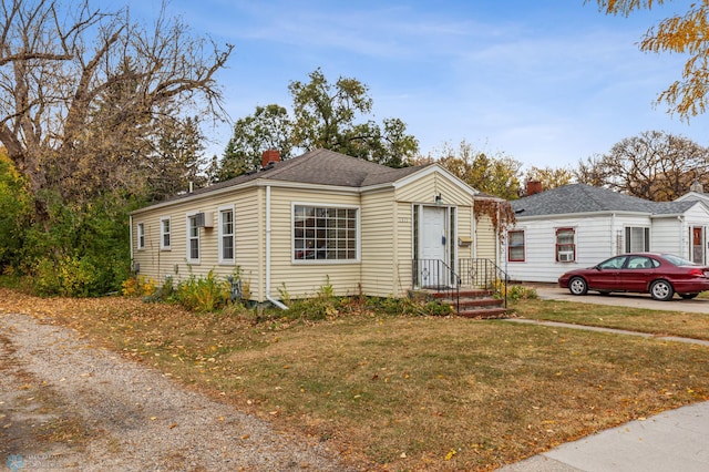 view of front of house featuring a front yard