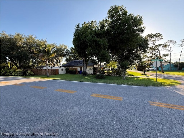 100 Daisy Ln, Lake Placid, FL 33852 - view of front of home