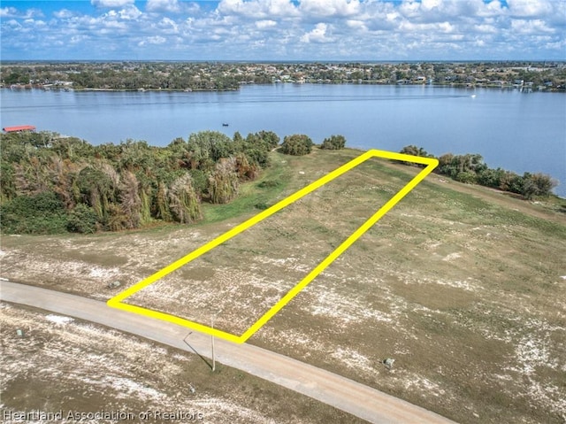 482 Sunset Pointe Dr, Lake Placid, FL 33852