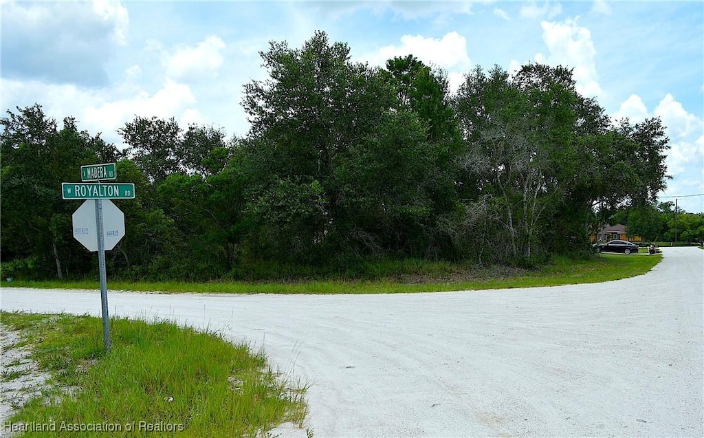 212 N Madera Rd, Avon Park, FL 33825 - photo 2