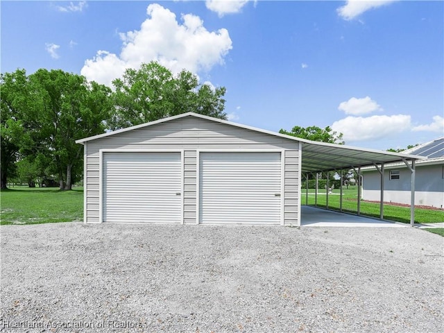 897 Entrance Rd, Avon Park, FL 33825 - garage featuring a detached garage