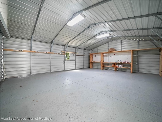 897 Entrance Rd, Avon Park, FL 33825 - garage featuring metal wall