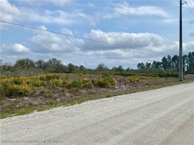 Listing photo 3 for 725 S Landry Rd, Avon Park FL 33825