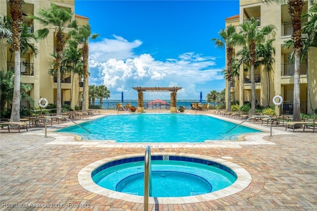 2351 Lakeview Dr Unit 219, Sebring, FL 33870 - community pool with a patio and a community hot tub
