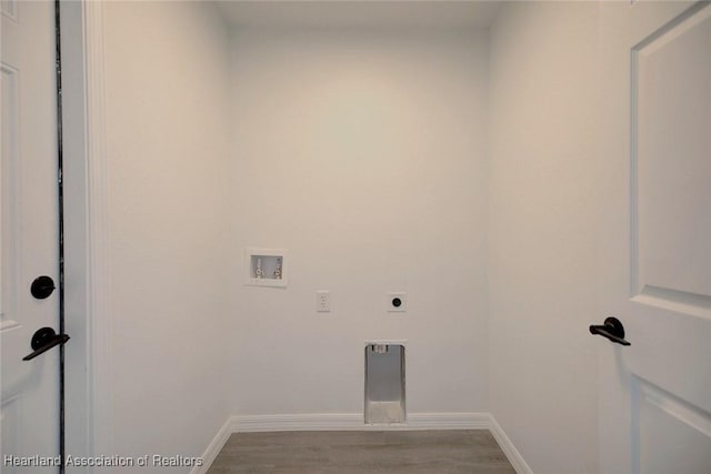 2731 W Albatross Rd, Avon Park, FL 33825 - laundry room featuring hookup for a washing machine, electric dryer hookup, and wood finished floors