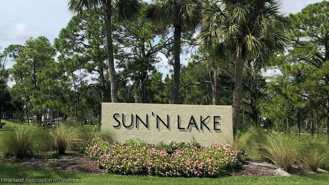 view of community / neighborhood sign