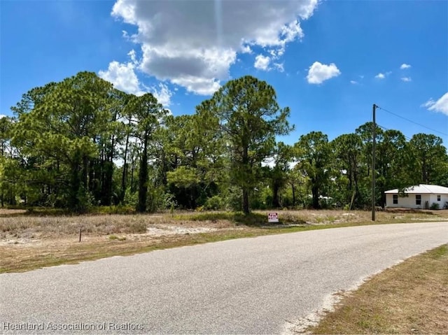 Listing photo 2 for 668 Lake Tina Dr, Lake Placid FL 33852