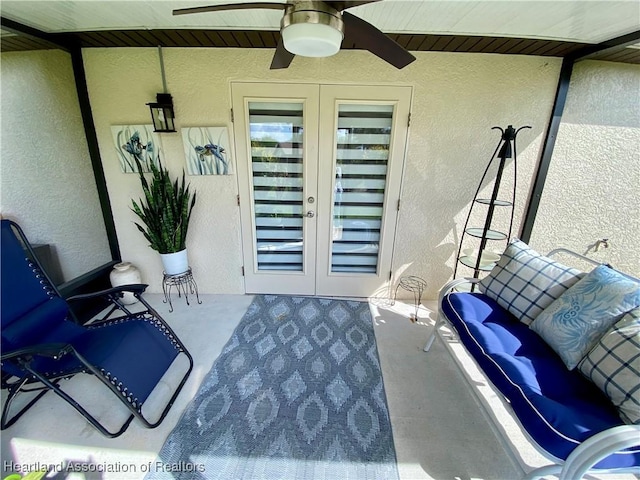 view of patio with ceiling fan