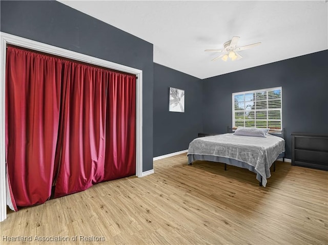 1494 Wilde St, Avon Park, FL 33825 - bedroom with wood finished floors and a ceiling fan
