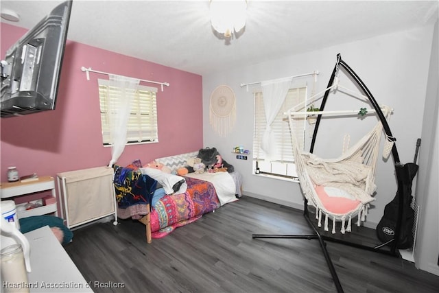 259 Condor Ave, Sebring, FL 33870 - bedroom featuring wood finished floors