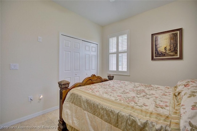 bedroom featuring a closet