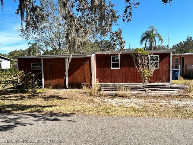 view of front of house