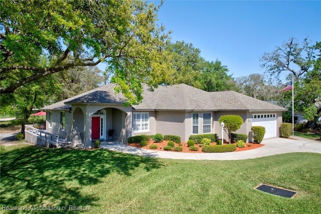 3421 E Glen Eagles Dr, Avon Park, FL 33825 - ranch-style home featuring a garage, driveway, a front lawn, and stucco siding