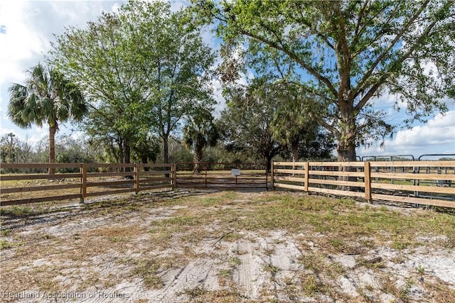 view of yard featuring a rural view