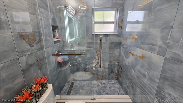 1022 Marble Ave, Avon Park, FL 33825 - full bathroom featuring a shower with door