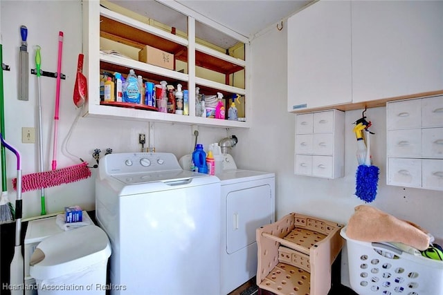 laundry room with laundry area and independent washer and dryer