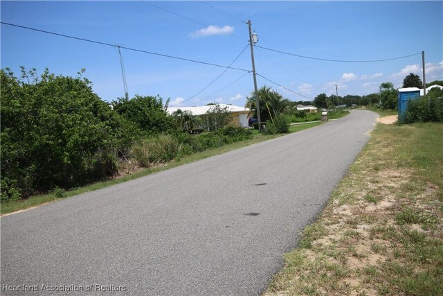 128 Mango Rd NE, Lake Placid, FL 33852 - photo 3