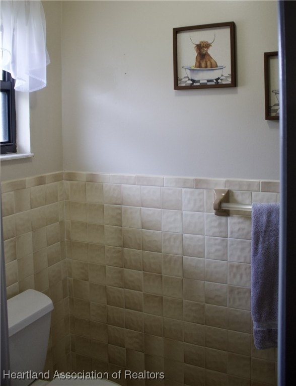 102 Oak St, Lake Placid, FL 33852 - bathroom featuring toilet