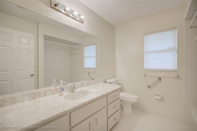 134 Bimini St NE, Lake Placid, FL 33852 - full bath featuring vanity, plenty of natural light, toilet, a textured ceiling, and shower / tub combination