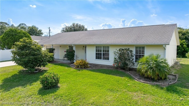 2433 N Highlands Blvd, Avon Park, FL 33825 - ranch-style home with a front yard