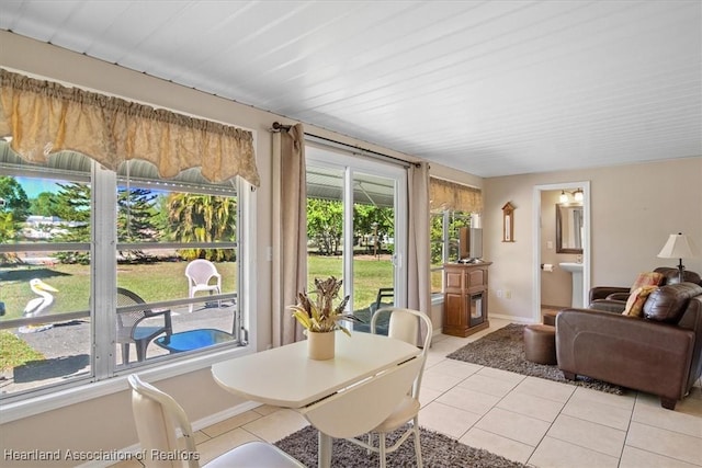 view of sunroom / solarium