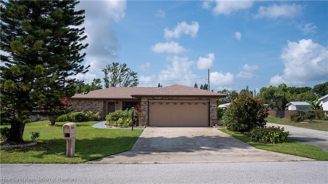 302 Whatley Blvd, Sebring, FL 33870 - single story home featuring a front yard, a garage, and driveway