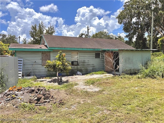 205 E Townsend St, Wauchula, FL 33873 - back of house with a yard