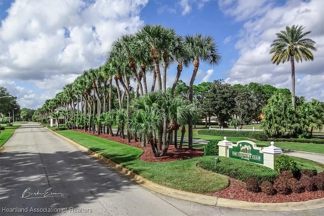 5220 Haw Rd, Sebring, FL 33875 - surrounding community with view of wooded area