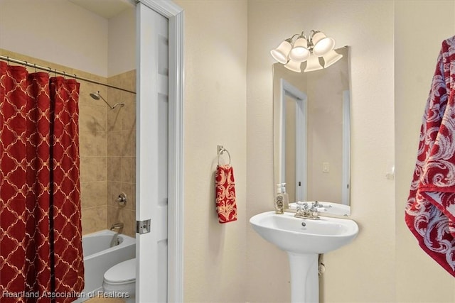 5220 Haw Rd, Sebring, FL 33875 - bathroom featuring shower / bath combo and toilet