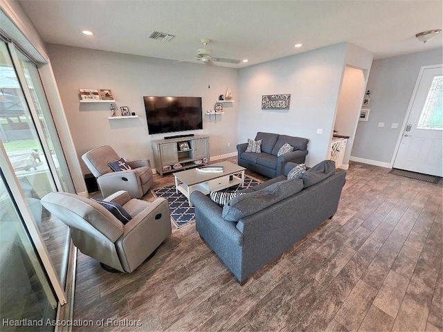 132 Red Water Pt, Lake Placid, FL 33852 - living area with ceiling fan, wood finished floors, and recessed lighting