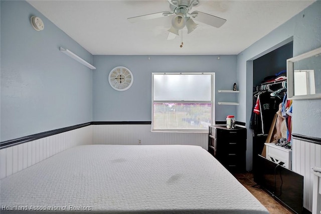 bedroom with ceiling fan