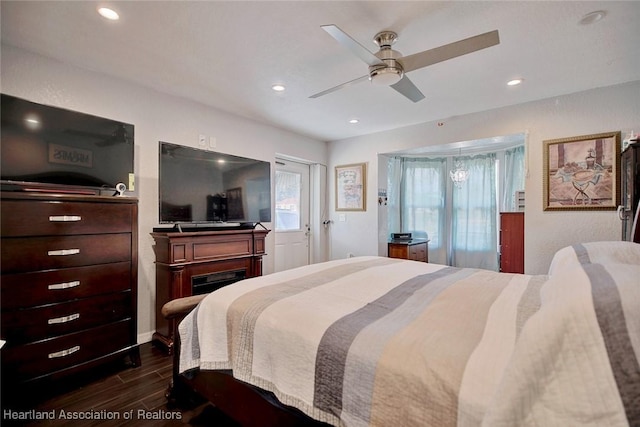 bedroom featuring ceiling fan