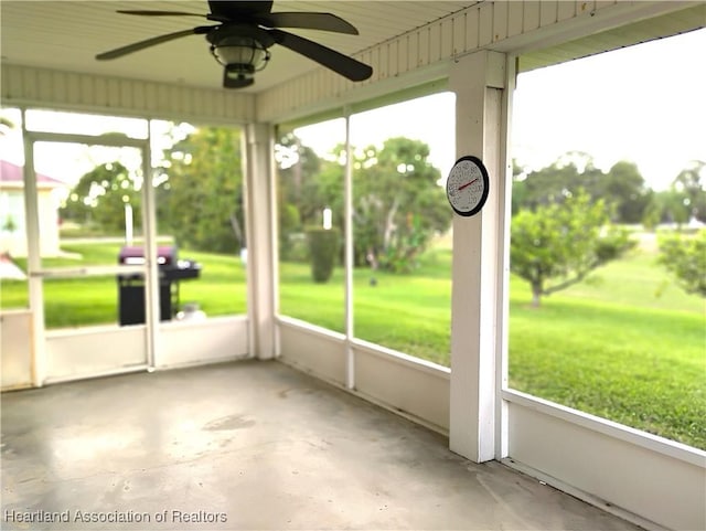 334 Sunshine Ave, Lake Placid, FL 33852 - unfurnished sunroom featuring a ceiling fan and plenty of natural light