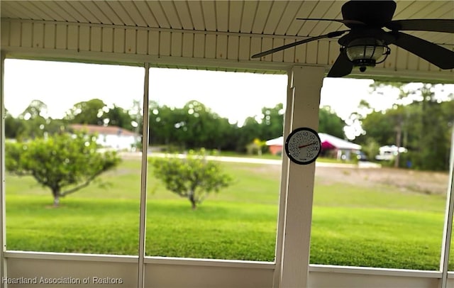 334 Sunshine Ave, Lake Placid, FL 33852 - detailed view of a ceiling fan