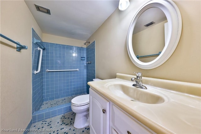 2131 Lakeview Dr Unit 508, Sebring, FL 33870 - bathroom with a tile shower, vanity, and tile patterned floors