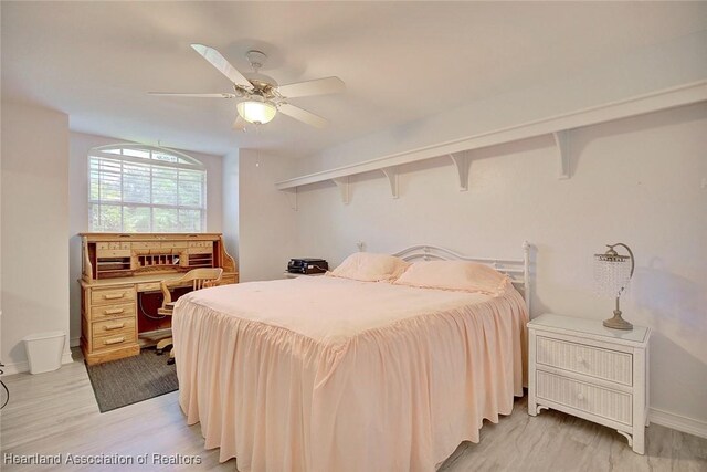 bedroom featuring ceiling fan