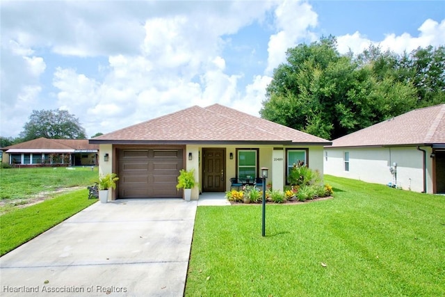 ranch-style house featuring covered porch and a front lawn