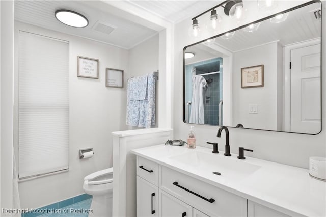 245 Lake Blvd, Sebring, FL 33875 - full bathroom featuring vanity, tile patterned floors, and a shower with shower curtain