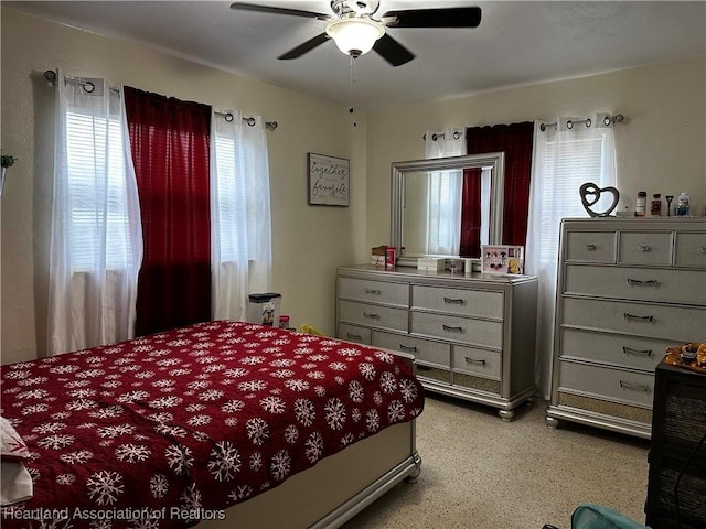 bedroom with ceiling fan