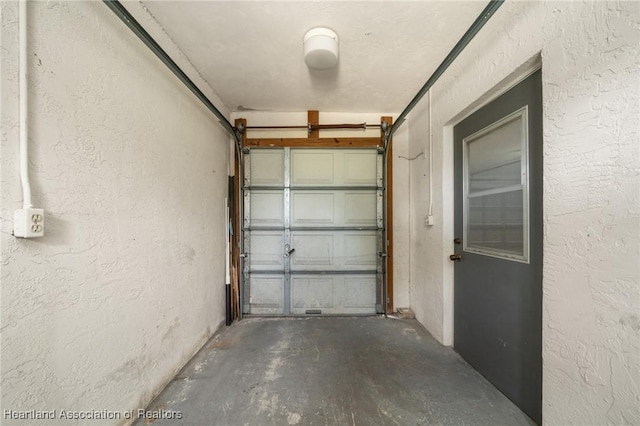 1904 Mulligan Rd, Sebring, FL 33872 - garage with a textured wall