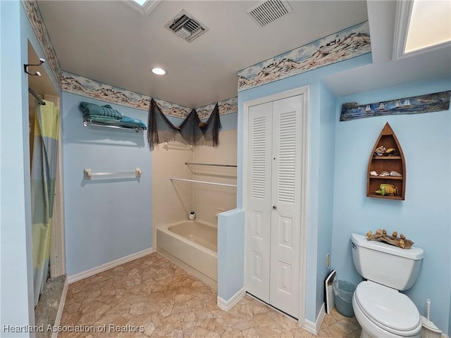 full bath with baseboards, visible vents, toilet, and a closet