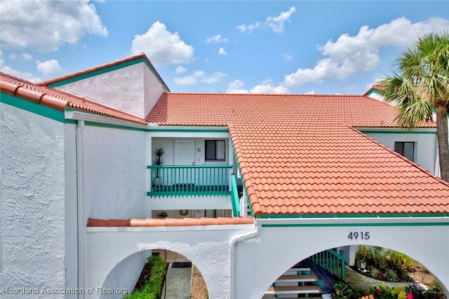 4915 Casablanca Cir Unit H22, Sebring, FL 33870 - view of property with stairway