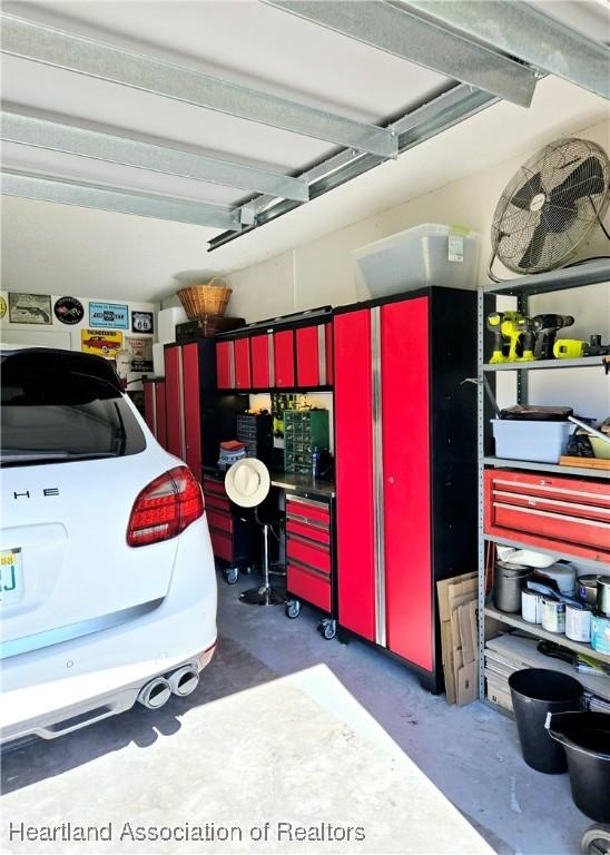 2919 Summertree Dr, Sebring, FL 33872 - view of garage
