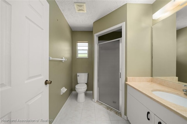 5808 Twisted Oaks Dr, Sebring, FL 33876 - full bath with toilet, a textured ceiling, a shower stall, vanity, and baseboards